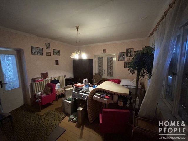 Eladó családi ház, Zsombón 59.9 M Ft, 3 szobás