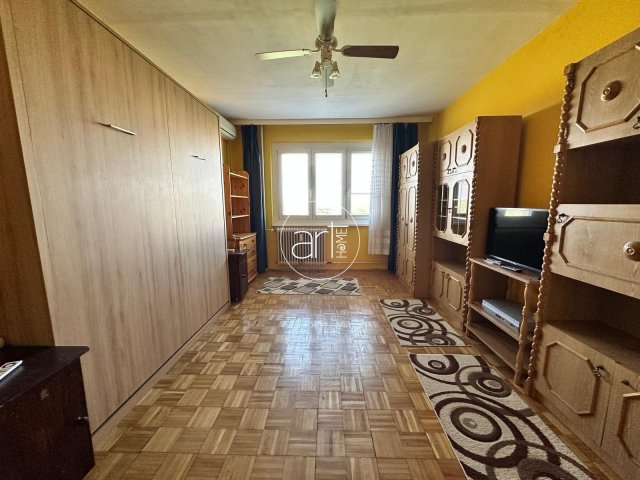 Kiadó panellakás, albérlet, Szegeden 150 E Ft / hó, 2 szobás