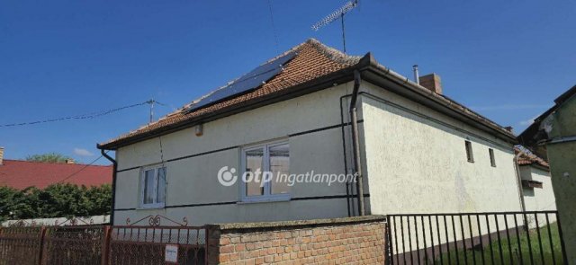 Eladó családi ház, Hosszúpályin 53.9 M Ft, 3 szobás