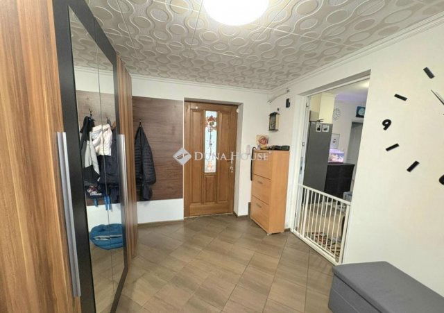 Eladó nyaraló, Tóalmáson 30 M Ft, 3 szobás