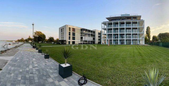 Eladó téglalakás, Balatonmáriafürdőn 56.7 M Ft, 1 szobás