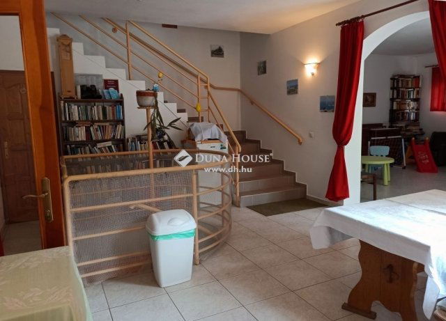 Eladó családi ház, Egerben 169 M Ft, 6 szobás