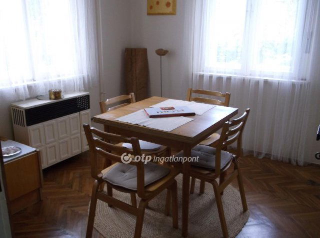Eladó családi ház, Gyöngyösön 88 M Ft, 3 szobás