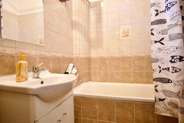 Eladó téglalakás, Kiskunfélegyházán 19.9 M Ft, 2+1 szobás