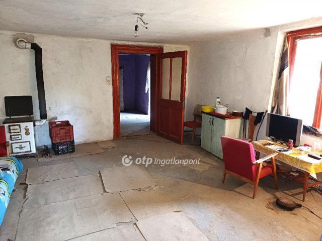 Eladó családi ház, Csongrádon 12 M Ft, 3 szobás