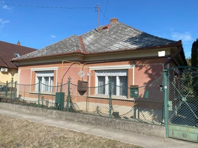 Eladó családi ház, Gyömrőn 50.99 M Ft, 5 szobás