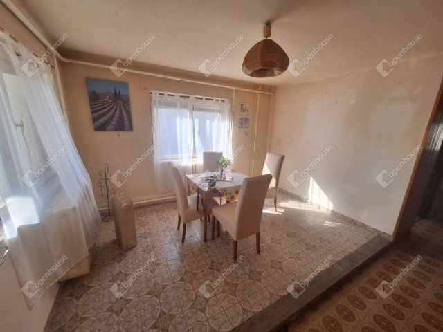 Eladó családi ház, Somlószőlősön 46 M Ft, 4 szobás