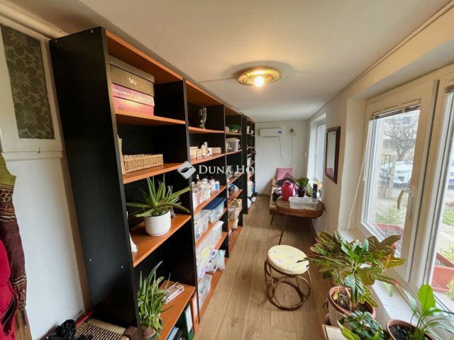 Eladó családi ház, Székesfehérvárott 69.9 M Ft, 1 szobás