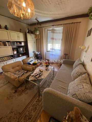 Eladó téglalakás, Komlón, Nagy László utcában 22.9 M Ft