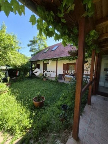 Eladó családi ház, Hosszúhetényen 150 M Ft, 7+2 szobás