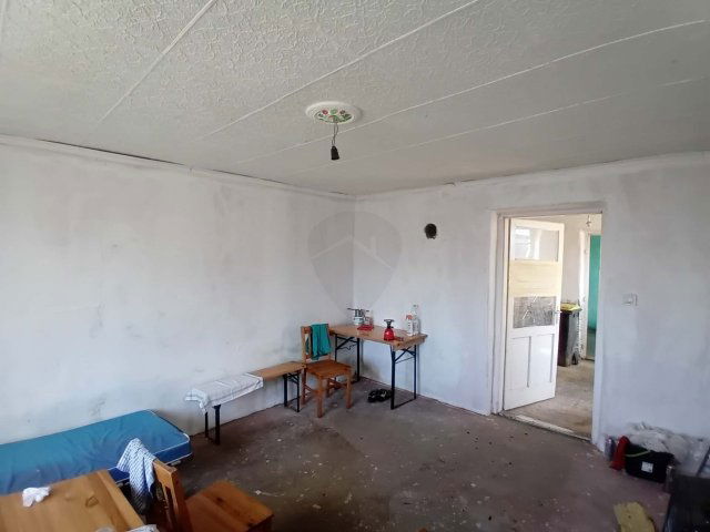 Eladó családi ház, Egyeken 4.5 M Ft, 3 szobás