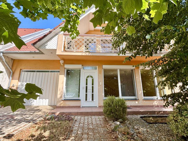 Eladó sorház, Balatonfüreden 165 M Ft, 4+2 szobás