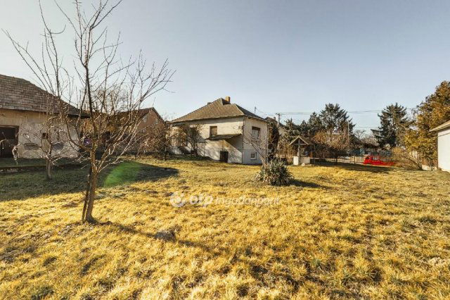 Eladó családi ház, Szomoron 59 M Ft, 3 szobás