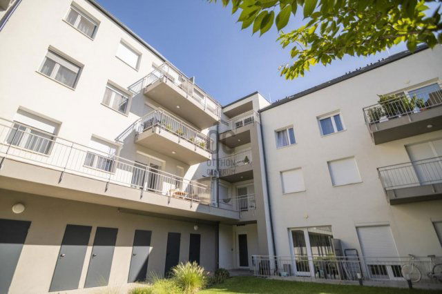 Eladó téglalakás, Budapesten, X. kerületben 52 M Ft, 1 szobás