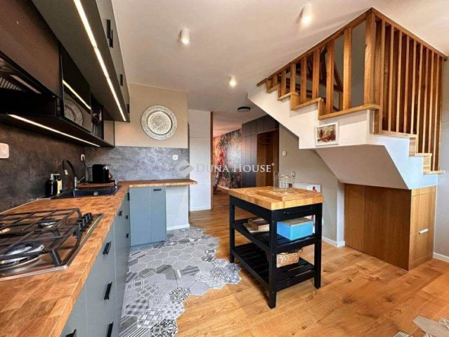 Eladó téglalakás, Budapesten, XVIII. kerületben, Juharos soron