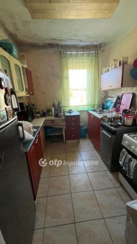 Eladó téglalakás, Sajószentpéteren 15 M Ft, 2 szobás