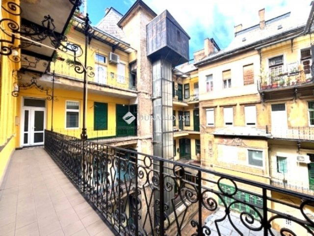 Eladó téglalakás, Budapesten, VII. kerületben 128.9 M Ft