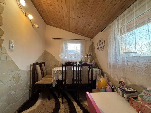 Eladó családi ház, Kókán 41.9 M Ft, 2 szobás