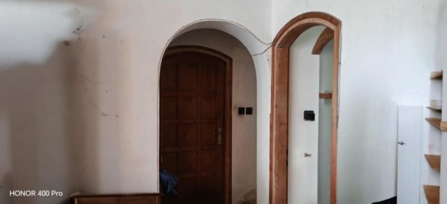 Eladó családi ház, Zsámbékon 95 M Ft, 7+1 szobás