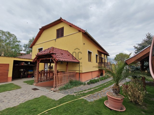 Eladó családi ház, Cegléden 95 M Ft, 3 szobás