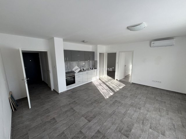 Kiadó téglalakás, albérlet, Tatabányán 250 E Ft / hó
