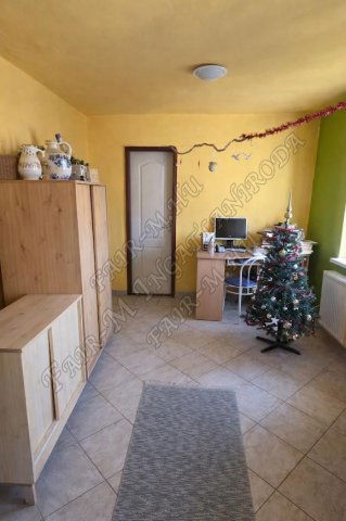 Eladó családi ház, Hódmezővásárhelyen 18.5 M Ft, 2 szobás