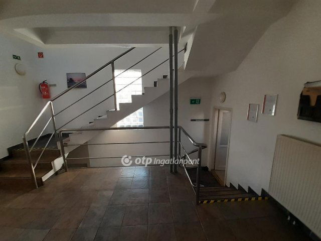 Eladó ipari ingatlan, Fonyódon 200 M Ft / költözzbe.hu