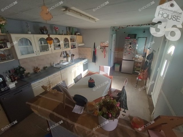 Eladó családi ház, Kiskunfélegyházán 39.9 M Ft, 3 szobás