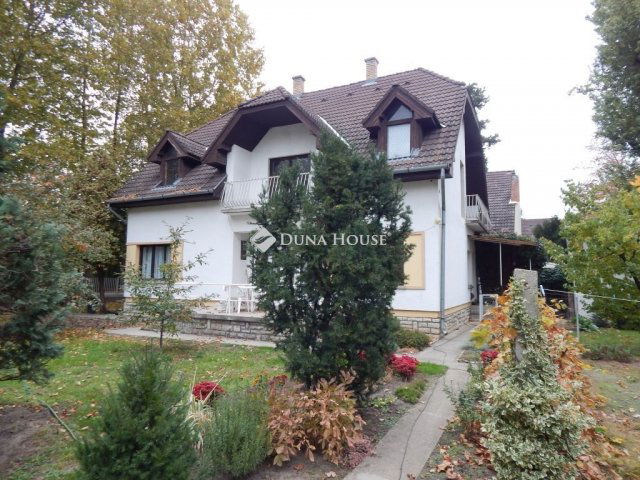 Eladó családi ház, Siófokon 259 M Ft, 5 szobás