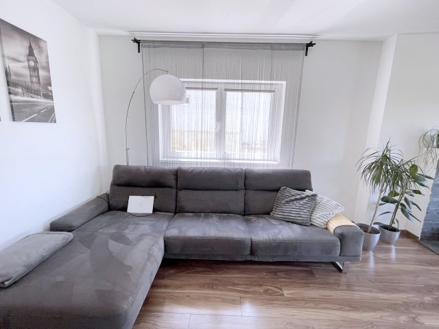 Eladó családi ház, Budaörsön 265 M Ft, 4+1 szobás