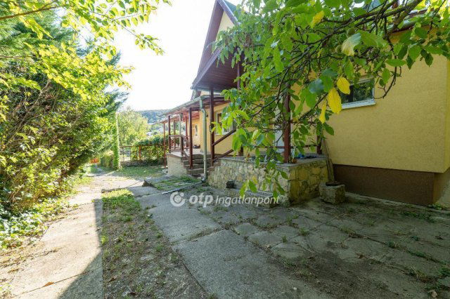 Eladó családi ház, Budapesten, III. kerületben 124.9 M Ft