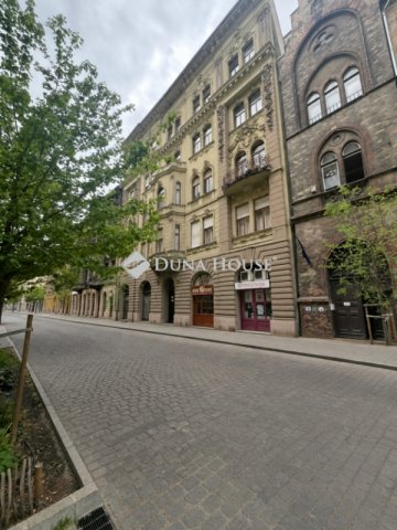 Eladó téglalakás, Budapesten, VIII. kerületben 84.9 M Ft