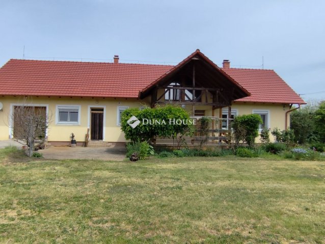 Eladó családi ház, Tiszafüreden, Kakukk utcában 199.9 M Ft