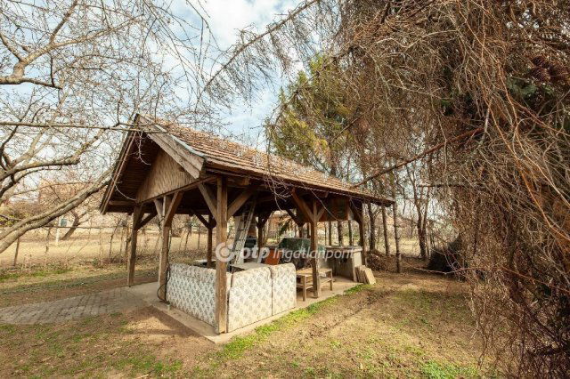 Eladó családi ház, Csömörön 299 M Ft, 4+1 szobás