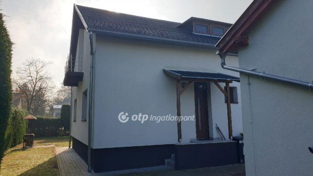 Eladó családi ház, Balatonföldváron 188 M Ft, 6+1 szobás