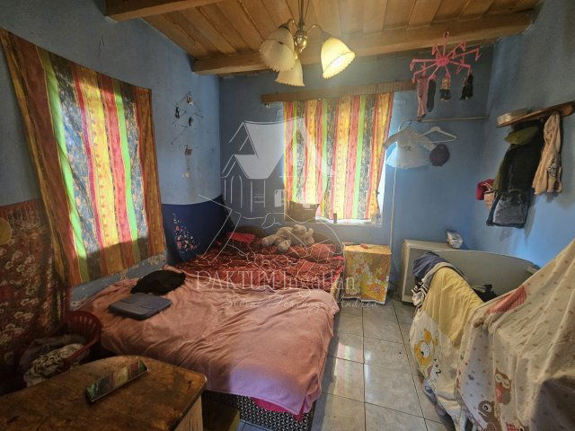Eladó családi ház, Újszászon 5.9 M Ft, 1+1 szobás