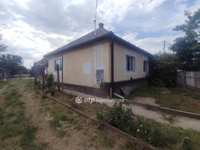 Eladó családi ház, Vásárosnaményben 33.5 M Ft, 2 szobás