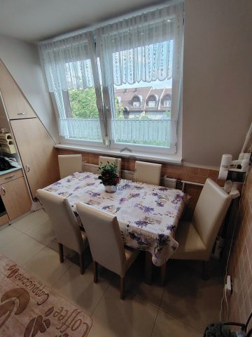 Eladó panellakás, Debrecenben 69.9 M Ft, 3 szobás