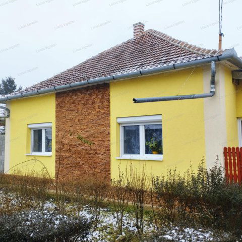 Eladó családi ház, Törökszentmiklóson 30.5 M Ft, 4 szobás