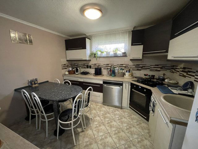 Eladó családi ház, Nyíregyházán 75 M Ft, 4 szobás