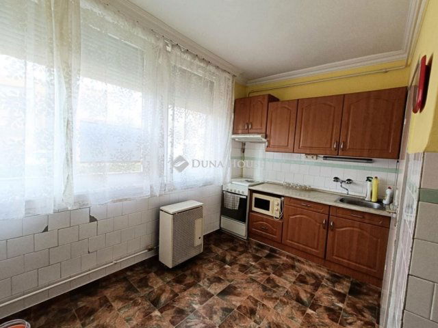 Eladó téglalakás, Kecskeméten 45 M Ft, 2 szobás