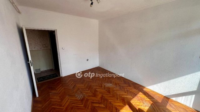 Eladó téglalakás, Egerben 57 M Ft, 3 szobás