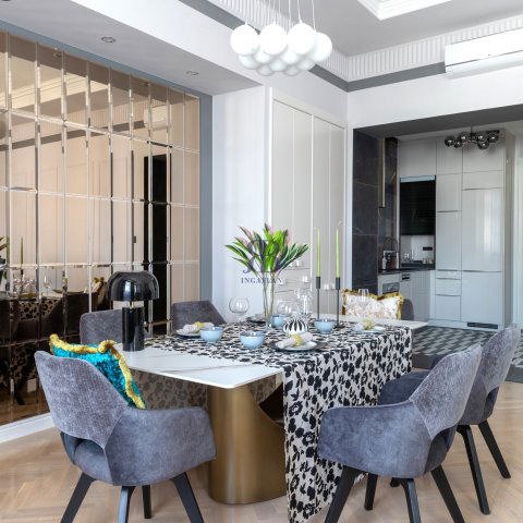 Kiadó téglalakás, albérlet, V. kerületben, Vörösmarty téren