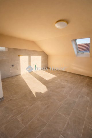 Eladó családi ház, Nagykátán 60 M Ft, 5 szobás