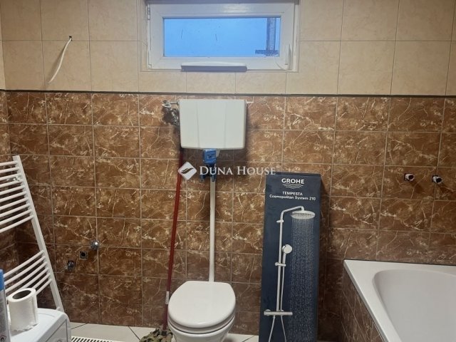 Eladó családi ház, Csévharaszton 68 M Ft, 2 szobás