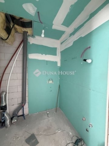 Eladó ikerház, Budapesten, XVIII. kerületben 140 M Ft, 5 szobás