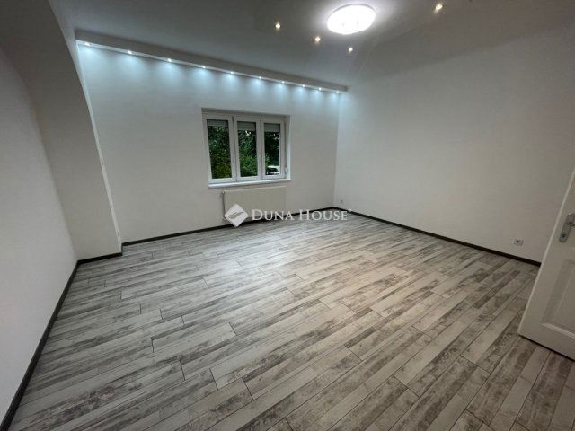 Eladó téglalakás, Mosonmagyaróváron 56 M Ft, 2 szobás