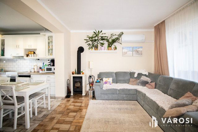 Eladó sorház, Békéscsabán 79.5 M Ft, 5 szobás