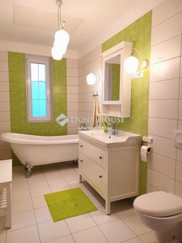 Eladó családi ház, Piliscsabán 339.9 M Ft, 6 szobás