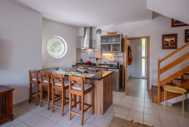 Eladó téglalakás, Balatonlelleén 149.99 M Ft, 4 szobás